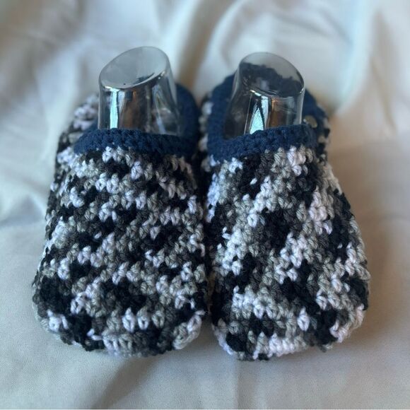 NEW Adult Crocheted Booties Large - Picture 1 of 7